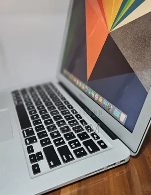 New Laptop Apple MacBook 2015 8GB Intel Core I5 SSD 256GB