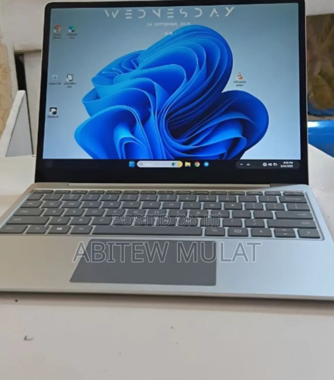 New Laptop Microsoft Surface 8GB Intel Core I5 SSD 128GB
