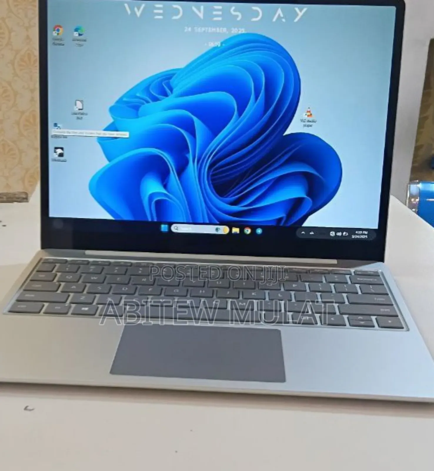 New Laptop Microsoft Surface 8GB Intel Core I5 SSD 128GB