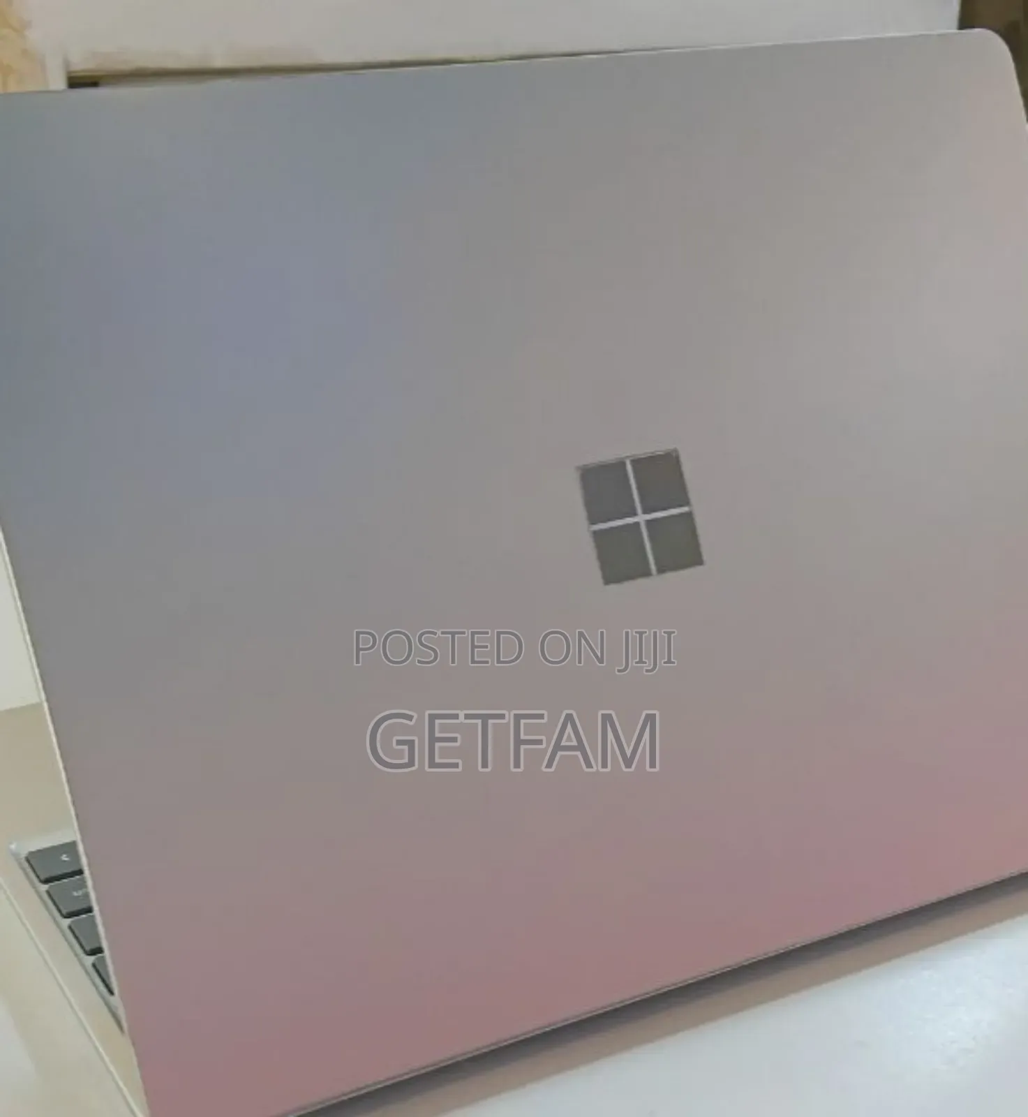 New Laptop Microsoft Surface 8GB Intel Core I5 SSD 128GB