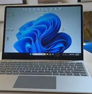 New Laptop Microsoft Surface 8GB Intel Core I5 SSD 128GB