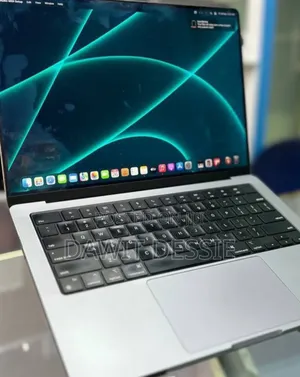 New Laptop Apple MacBook Pro M1 32GB Intel Core 5 SSD 1T