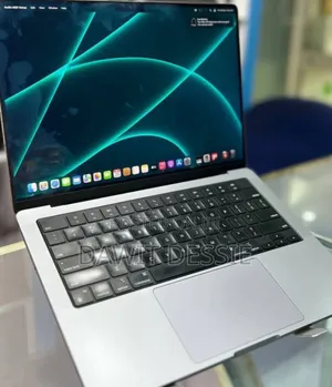 New Laptop Apple MacBook Pro M1 32GB Intel Core 5 SSD 1T