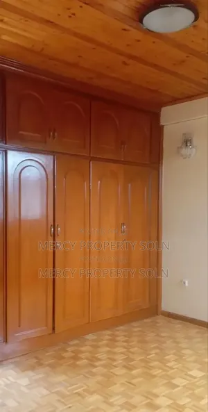8bdrm House in Bole for rent