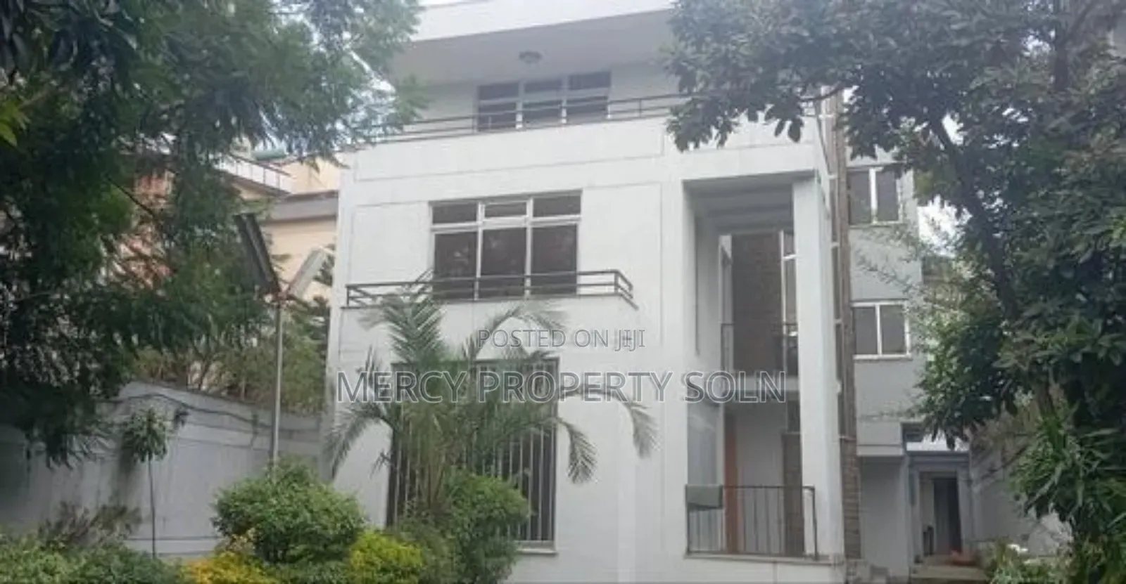 8bdrm House in Bole for rent