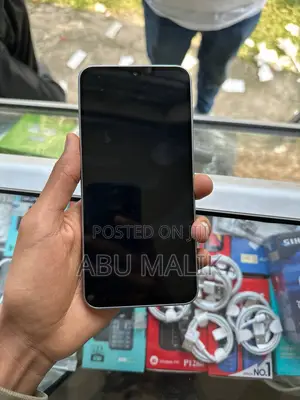 Photo - New Samsung Galaxy M16 128 GB Black