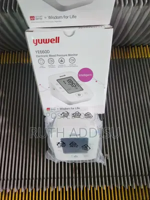 Photo - Yuwell የደም መለኪያ የታሸገ በቻርጅ የሚሰራ ጠንካራ የደም መለኪያ Digital Blood Pressuer