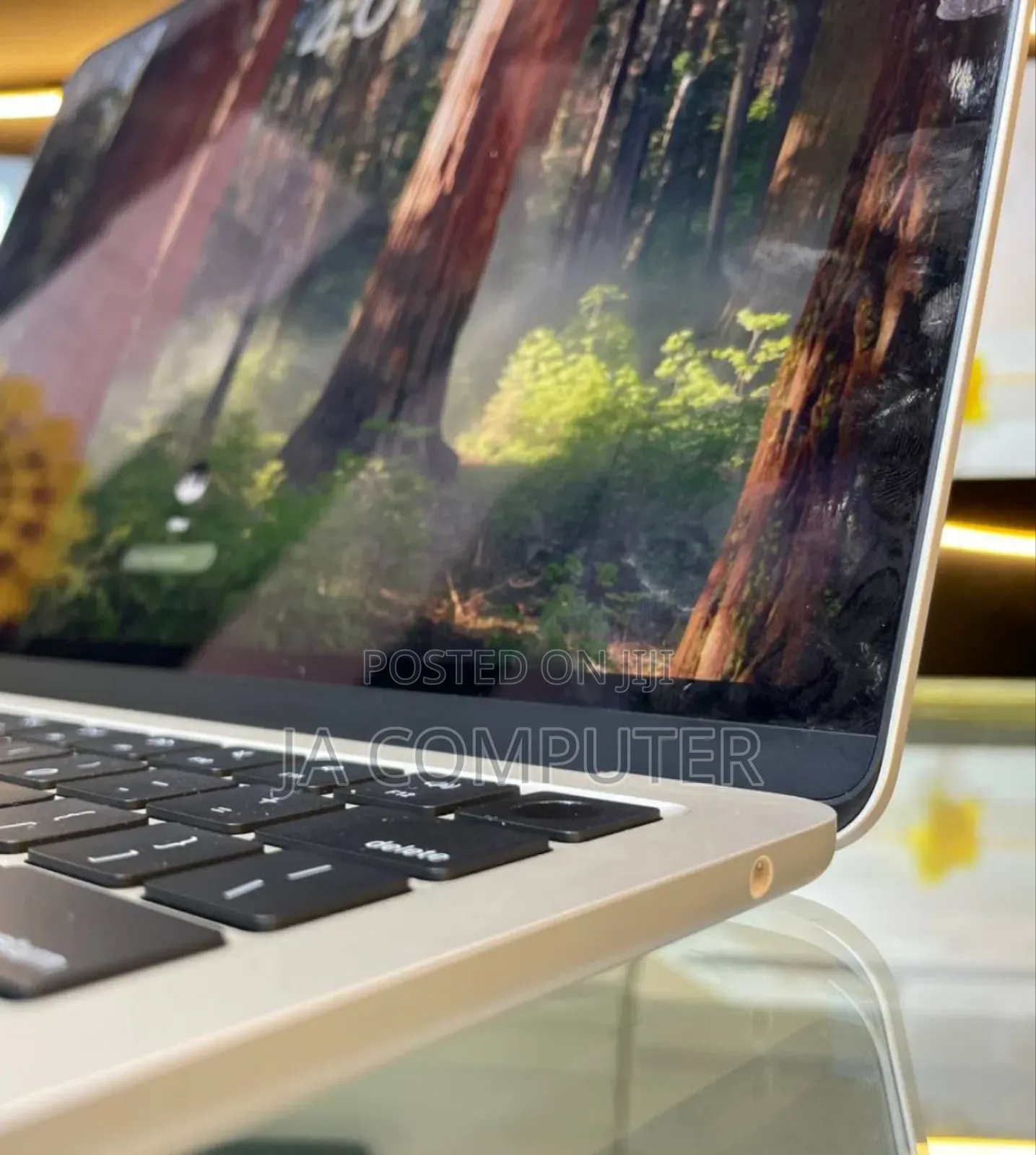 New Laptop Apple MacBook Air 2022 M2 8GB Apple M2 SSD 256GB