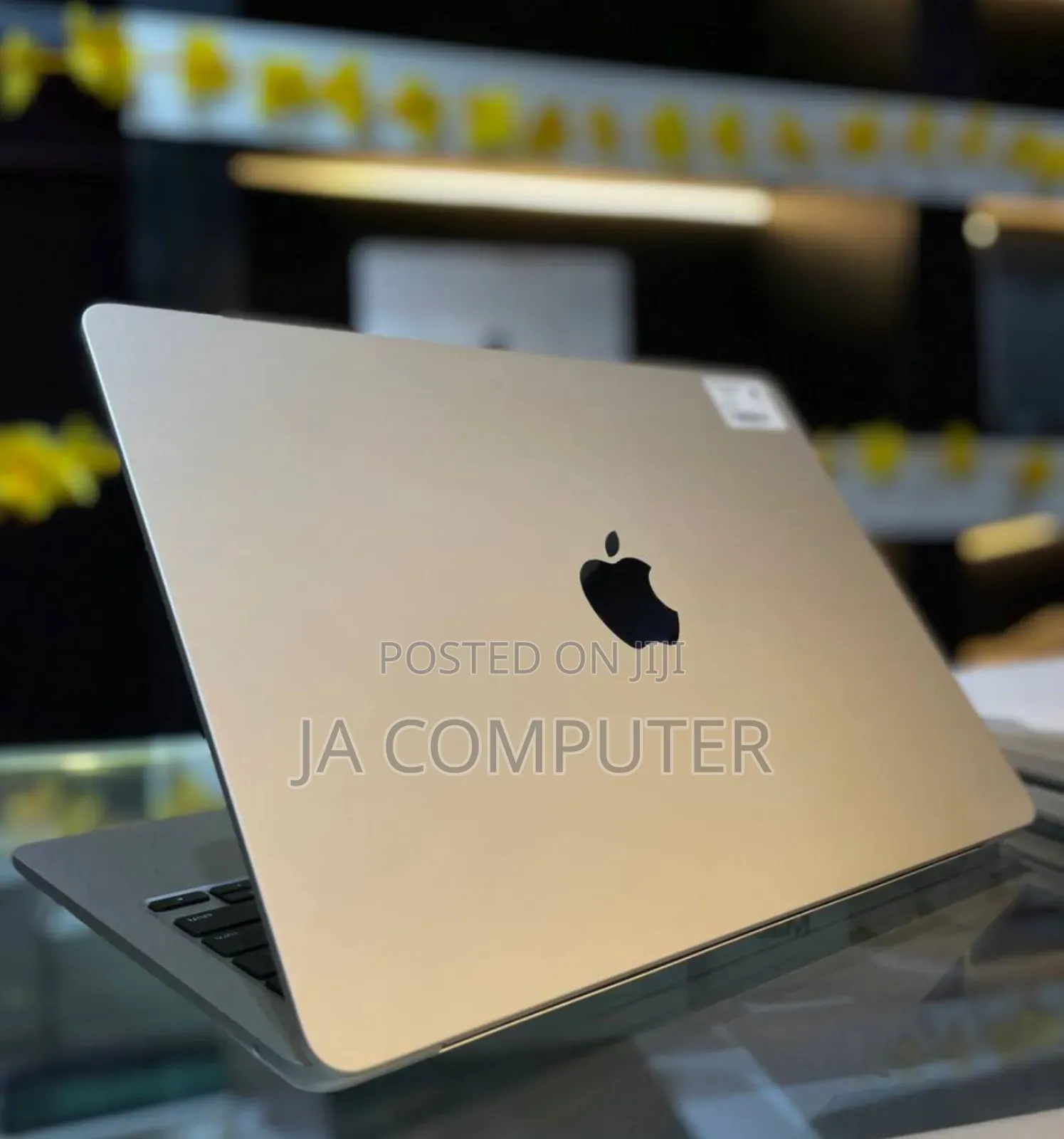 New Laptop Apple MacBook Air 2022 M2 8GB Apple M2 SSD 256GB