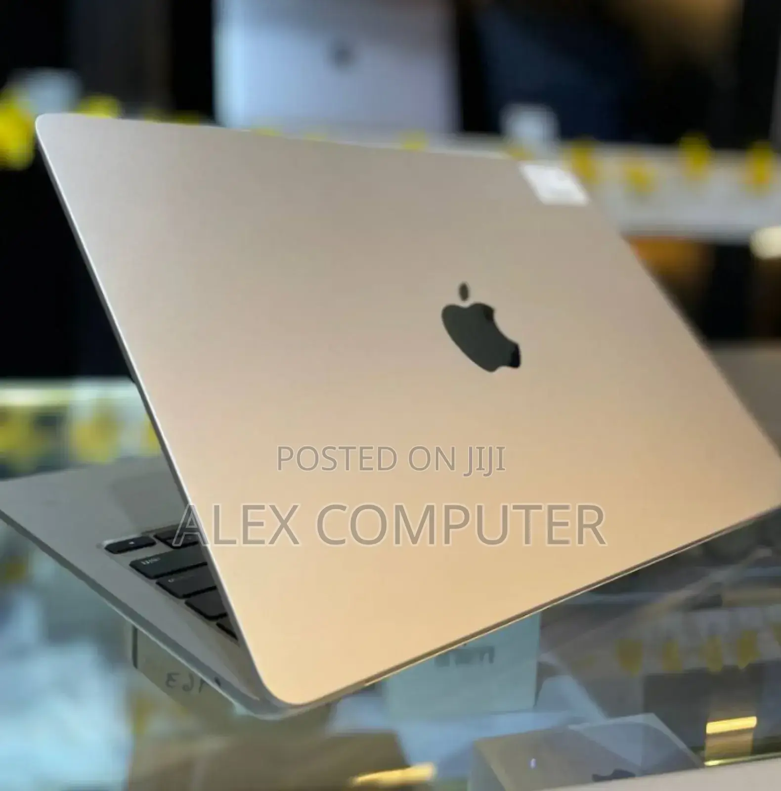 New Laptop Apple MacBook Air 2024 M3 13-Inch 16GB Apple M3 SSD 512GB