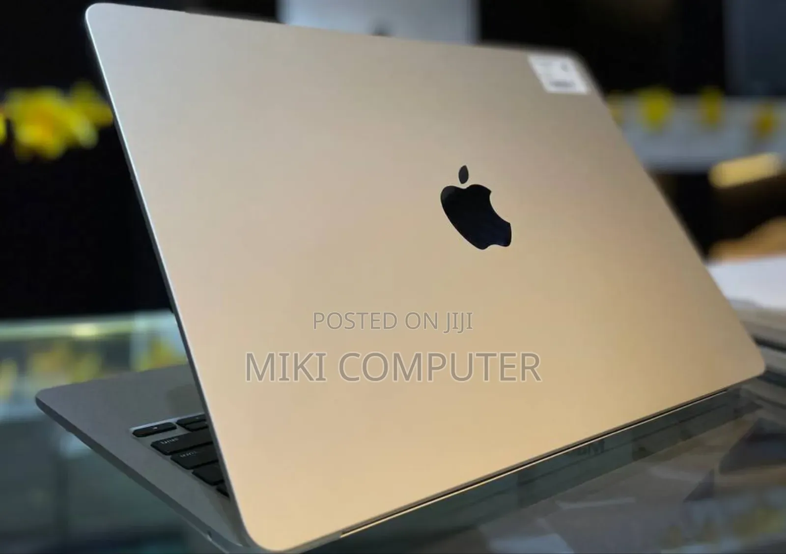 New Laptop Apple MacBook Air 2022 M2 8GB Intel SSD 256GB