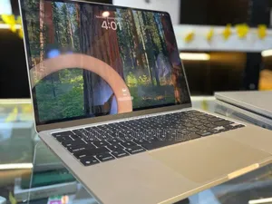 New Laptop Apple MacBook Air 2022 M2 8GB Intel SSD 256GB