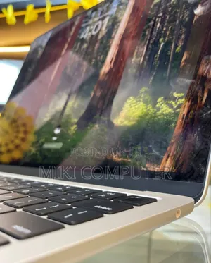 New Laptop Apple MacBook Air 2022 M2 8GB Intel SSD 256GB