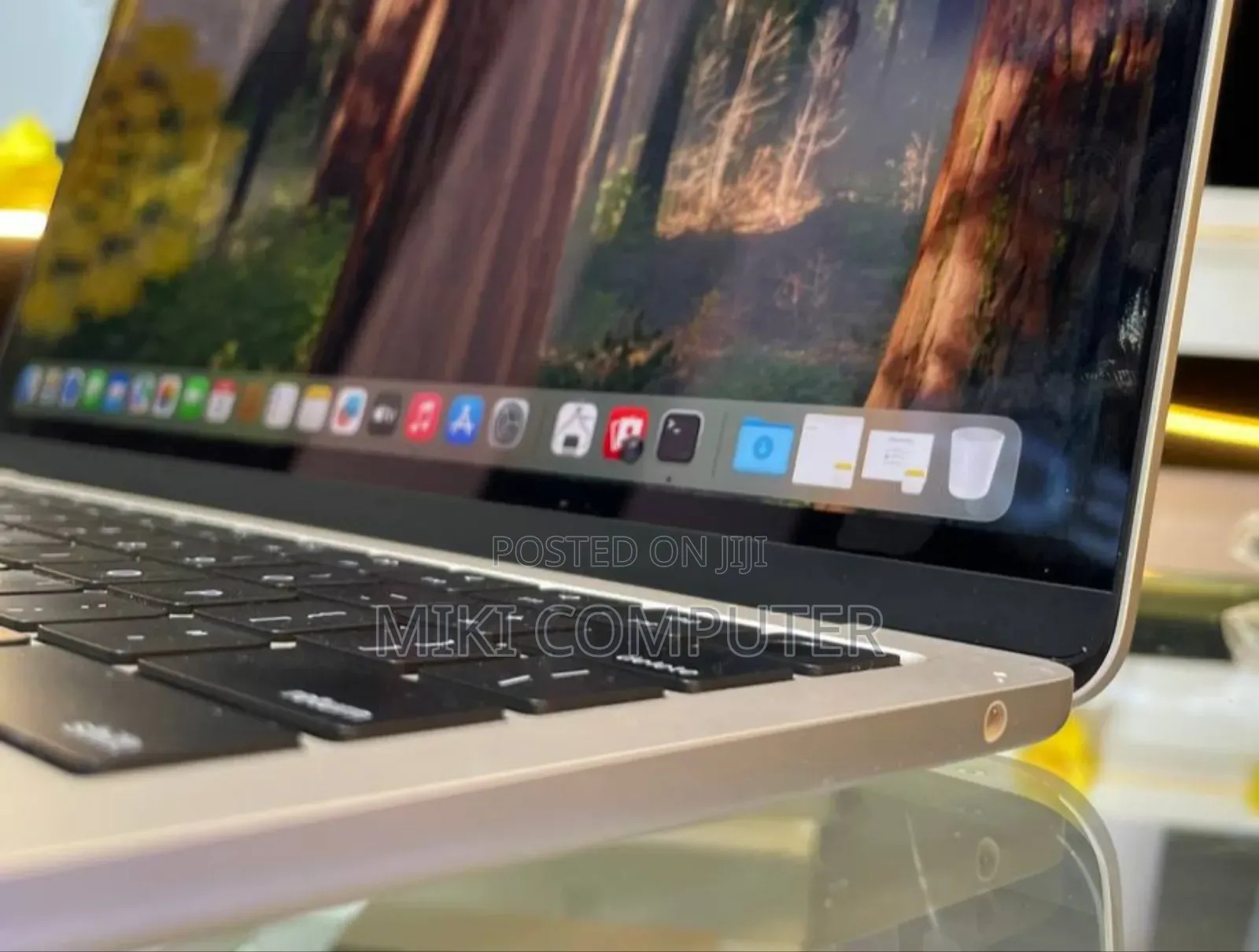 New Laptop Apple MacBook Air 2024 M3 13-Inch 16GB Intel SSD 512GB