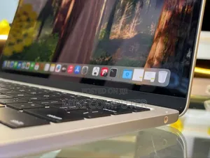 New Laptop Apple MacBook Air 2024 M3 13-Inch 16GB Intel SSD 512GB