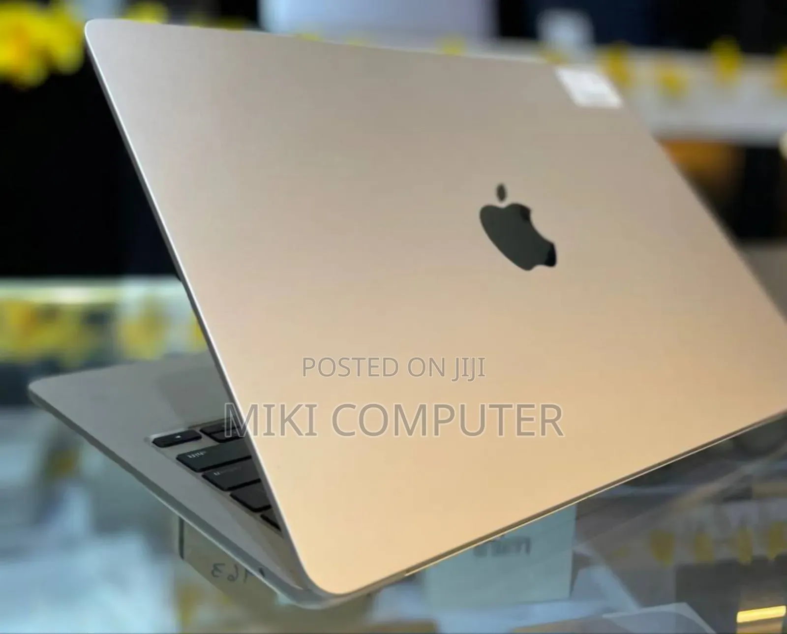 New Laptop Apple MacBook Air 2024 M3 13-Inch 16GB Intel SSD 512GB