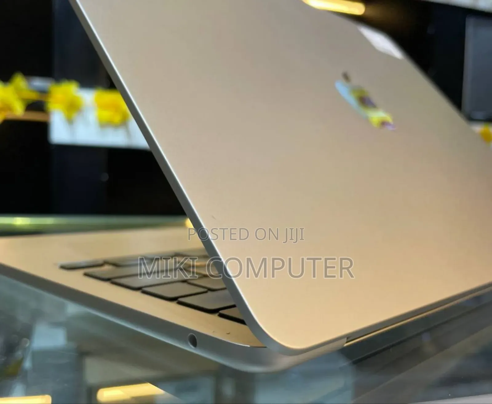 New Laptop Apple MacBook Air 2024 M3 13-Inch 16GB Intel SSD 512GB