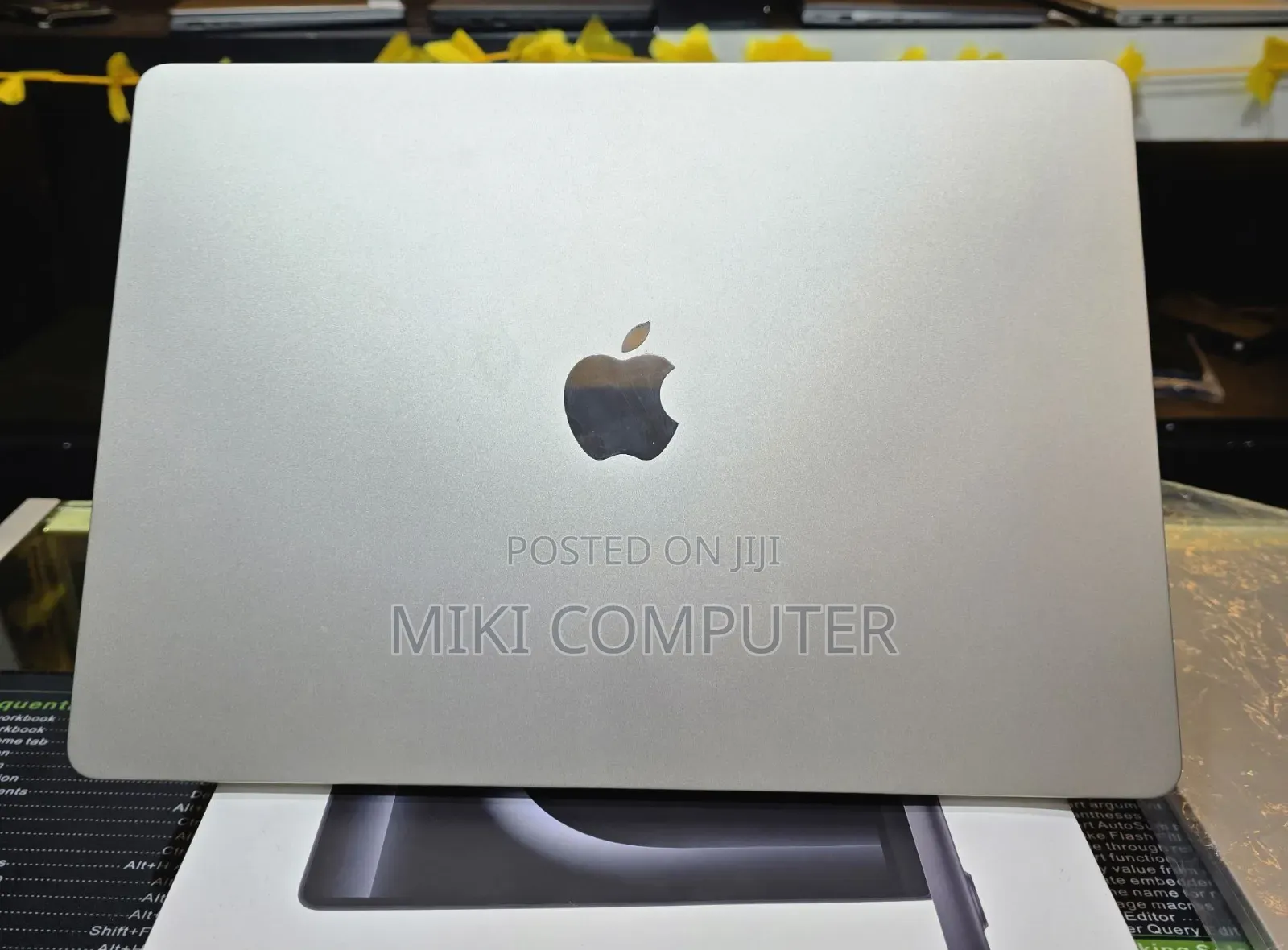 New Laptop Apple MacBook Pro M1 16GB Intel SSD 512GB