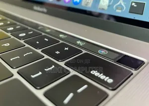 New Laptop Apple MacBook Pro 2019 32GB Intel Core I9 SSD 1T