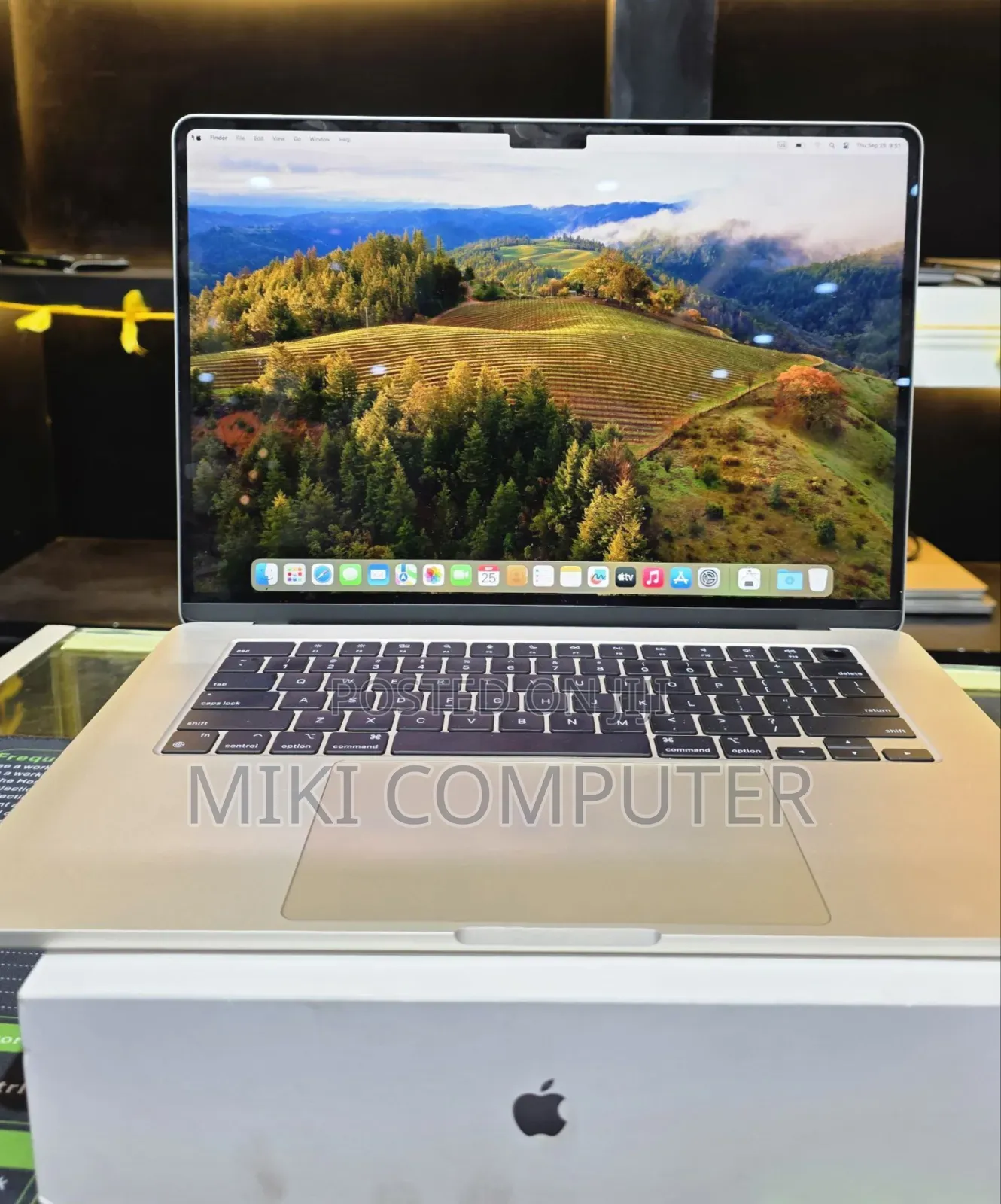 New Laptop Apple MacBook Air 2024 M3 13-Inch 8GB Intel SSD 256GB