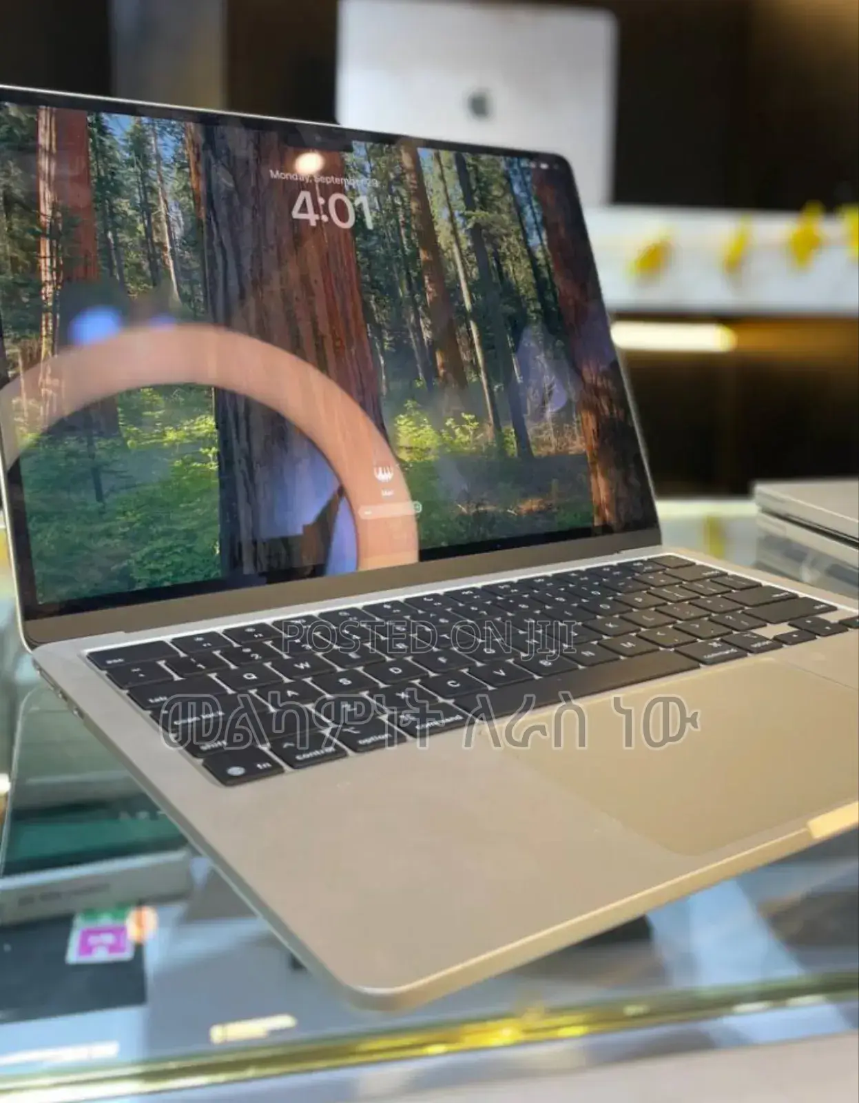 New Laptop Apple MacBook Air 2022 M2 8GB Apple M2 SSD 256GB