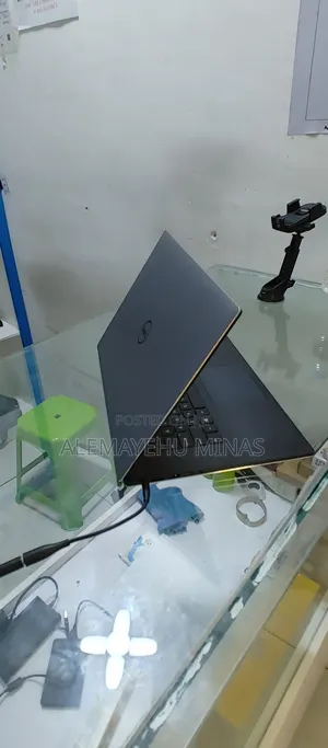 New Laptop Dell Precision 5540 16GB Intel Core I7 SSD 512GB