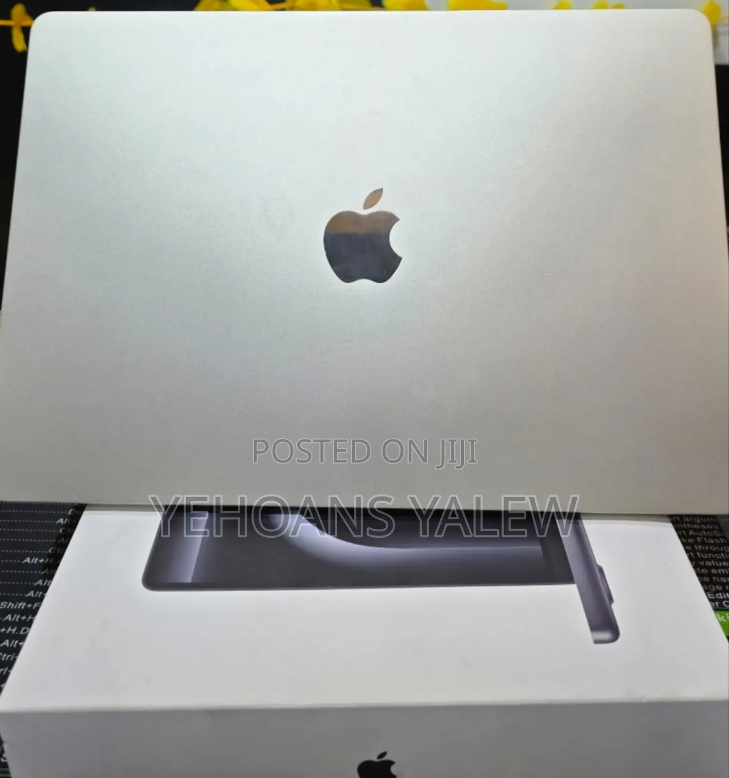 New Laptop Apple MacBook Air 2024 M3 15-Inch 8GB Apple M3 SSD 256GB