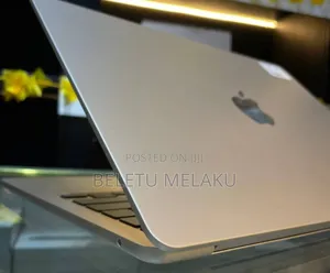 New Laptop Apple MacBook Air 2024 M3 13-Inch 16GB Apple M3 SSD 512GB