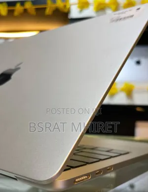 New Laptop Apple MacBook Air 2024 M3 13-Inch 16GB Apple M3 SSD 512GB