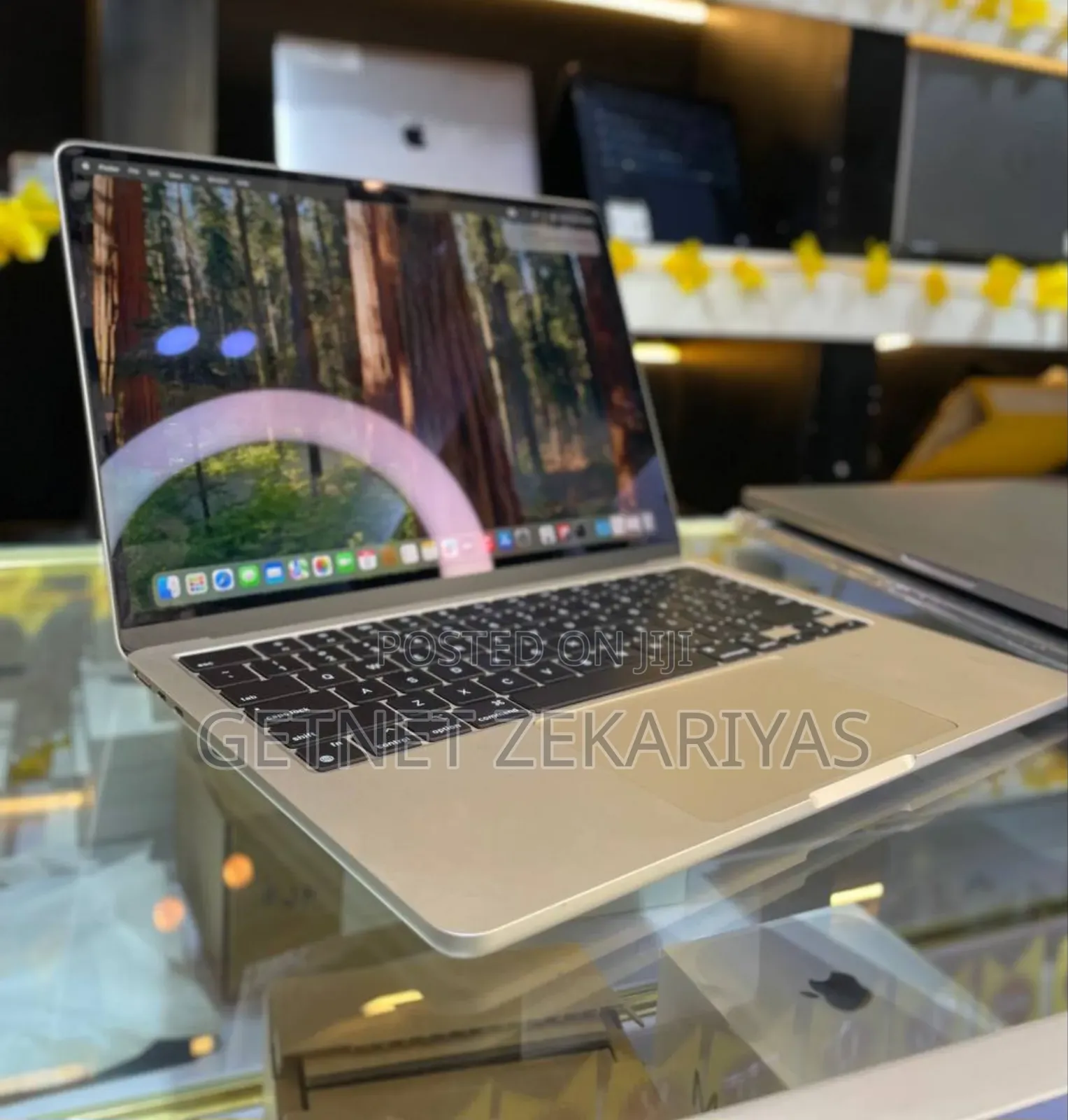 New Laptop Apple MacBook Air 2024 M3 13-Inch 16GB Apple M3 SSD 512GB