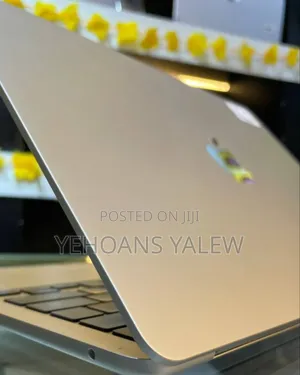 New Laptop Apple MacBook Air 2024 M3 13-inch 16GB Apple M3 SSD 512GB