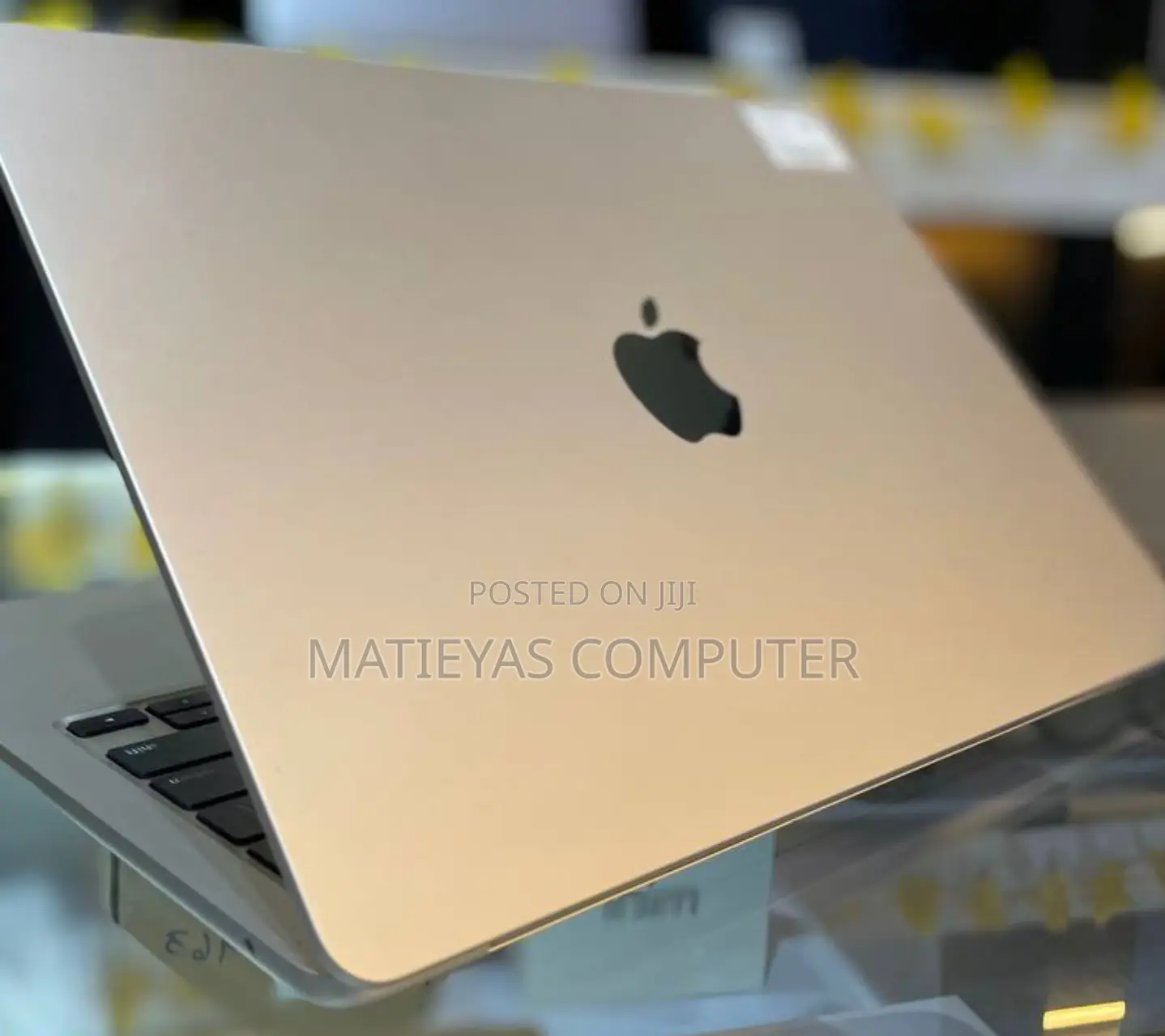 New Laptop Apple MacBook Air 2024 M3 13-Inch 16GB Apple M3 SSD 512GB