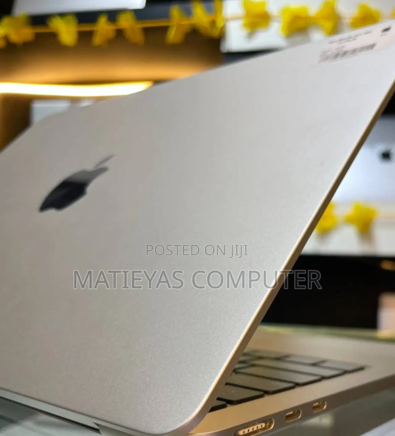 New Laptop Apple MacBook Air 2024 M3 13-Inch 16GB Apple M3 SSD 512GB