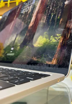 Photo - New Laptop Apple MacBook Air 2022 M2 8GB Apple M2 SSD 256GB