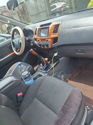 Toyota Hilux 2013 Gold