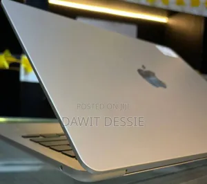 New Laptop Apple MacBook Air 2022 M2 8GB AMD A8 SSD 256GB