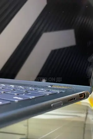 New Laptop Lenovo 16GB AMD Ryzen 7 SSD 512GB