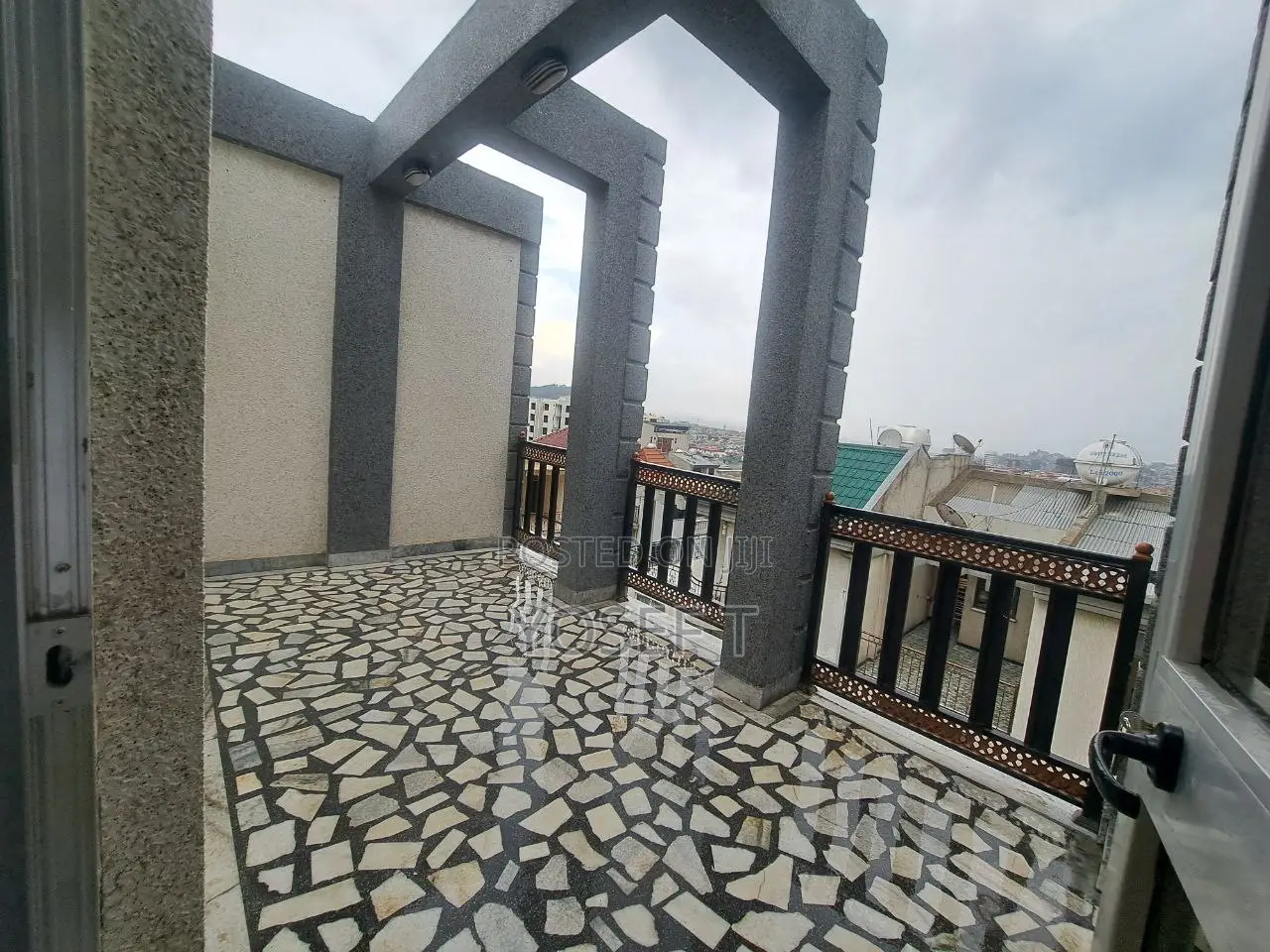 6bdrm House in Nifas Silk-Lafto for sale