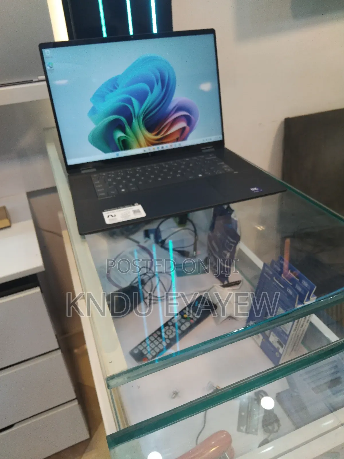 New Laptop HP OmniBook 5 16" 16GB Intel Core Ultra 7 SSD 1T