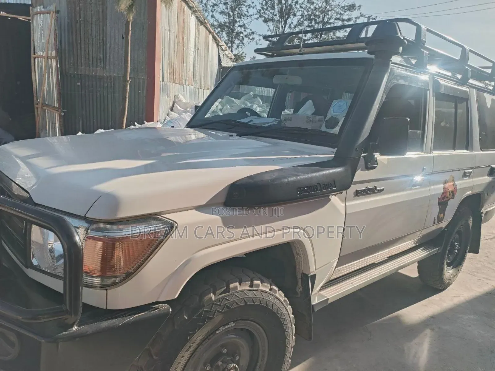 Toyota Land Cruiser 2018 White