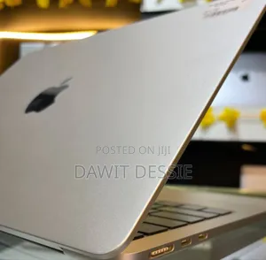 Photo - New Apple MacBook Air 2024 M3 13-Inch 16GB Apple M3 Pro SSD 512GB