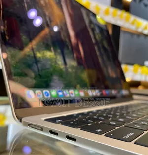 New Apple MacBook Air 2024 M3 13-Inch 16GB Apple M3 Pro SSD 512GB