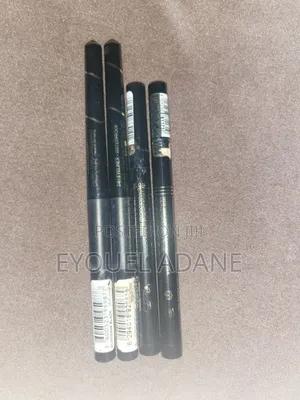 Photo - Eyeliner 24 H and Waterproof