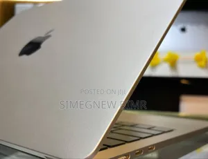 New Laptop Apple MacBook 16GB Apple M3 SSD 512GB