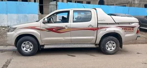 Toyota Hilux 2013 Gold