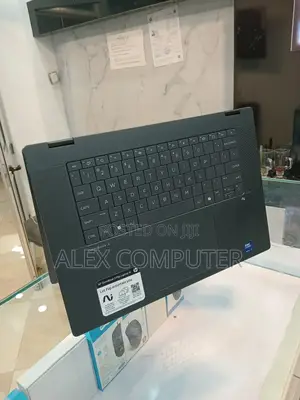 New Laptop HP OmniBook X Flip 16" 16GB Intel Core Ultra 7 SSD 1T