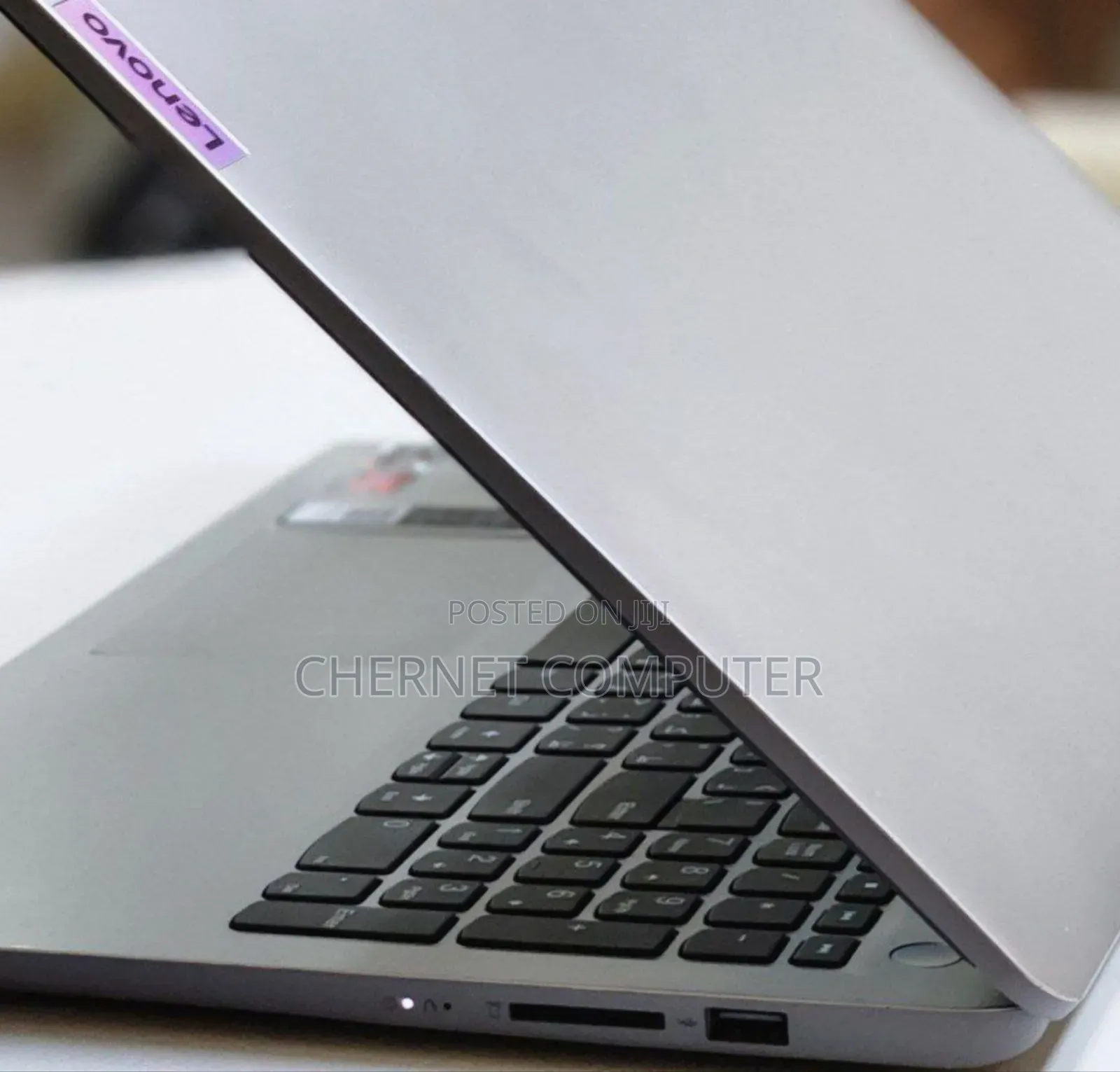 New Laptop Lenovo 8GB AMD Ryzen 5 SSD 512GB