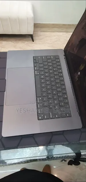 New Apple MacBook Pro 2024 M4 Max 16-Inch 32GB Apple M4 Max SSD 1T