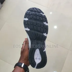 White New Balance 530 Model Sneakers [On Hand]