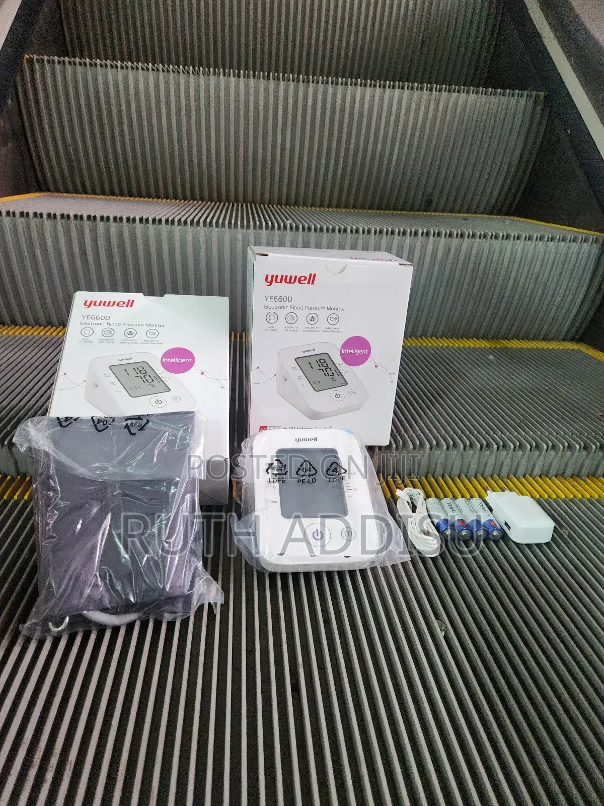 Yuwell Rechargable Digital Blood Pressuer Monitor求診digit Bp Monitor